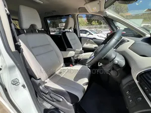 Nissan Serena 2018 White