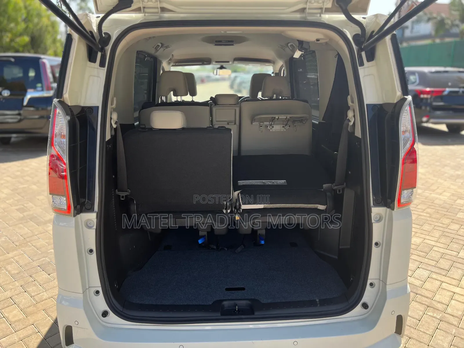 Nissan Serena 2018 White
