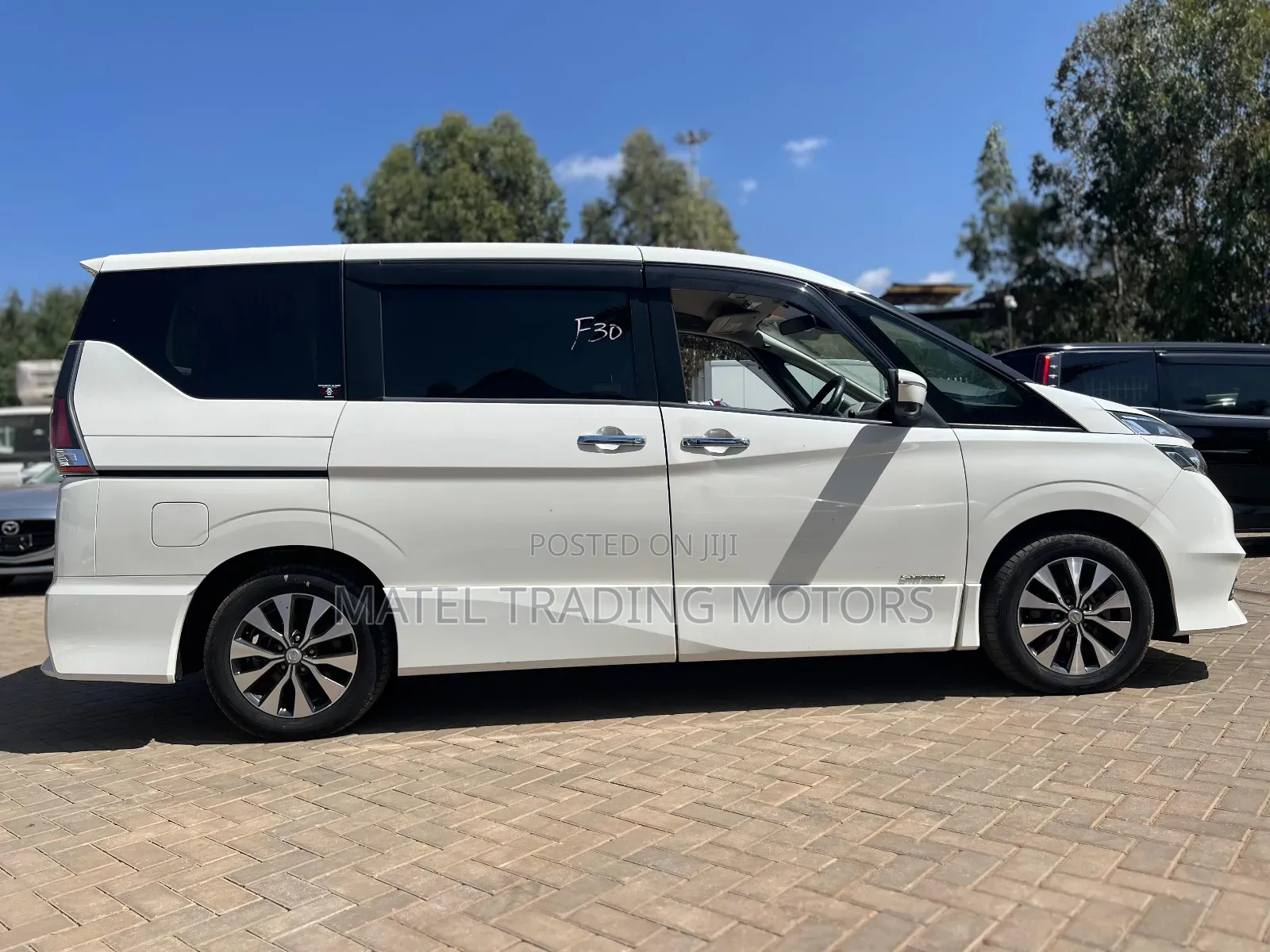 Nissan Serena 2018 White