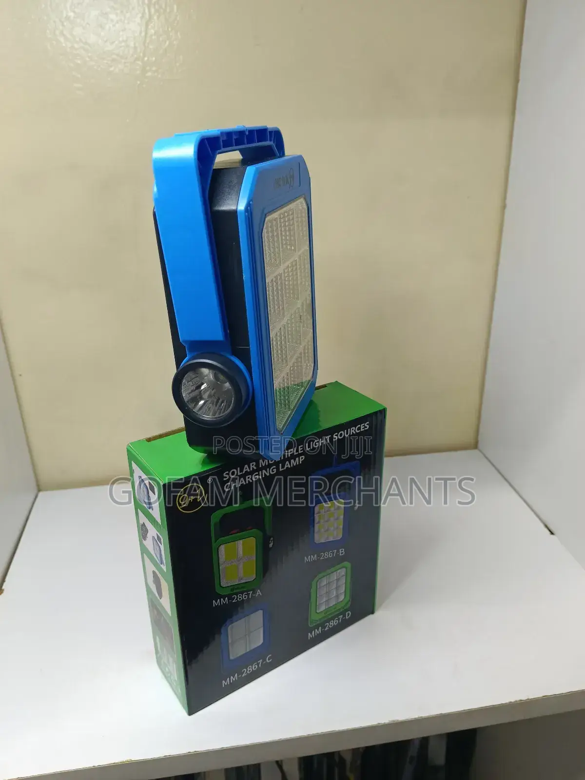 Portable Solar Work Light With 4 Lighting Modes and a Side Torch