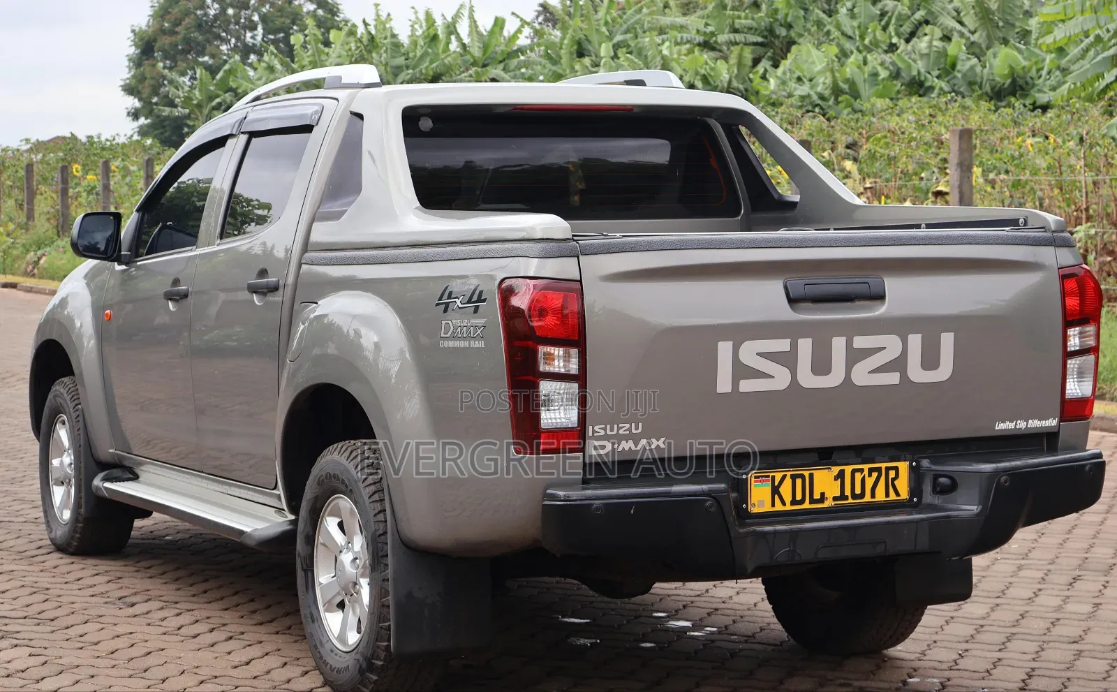Isuzu D-MAX 2022 Gray