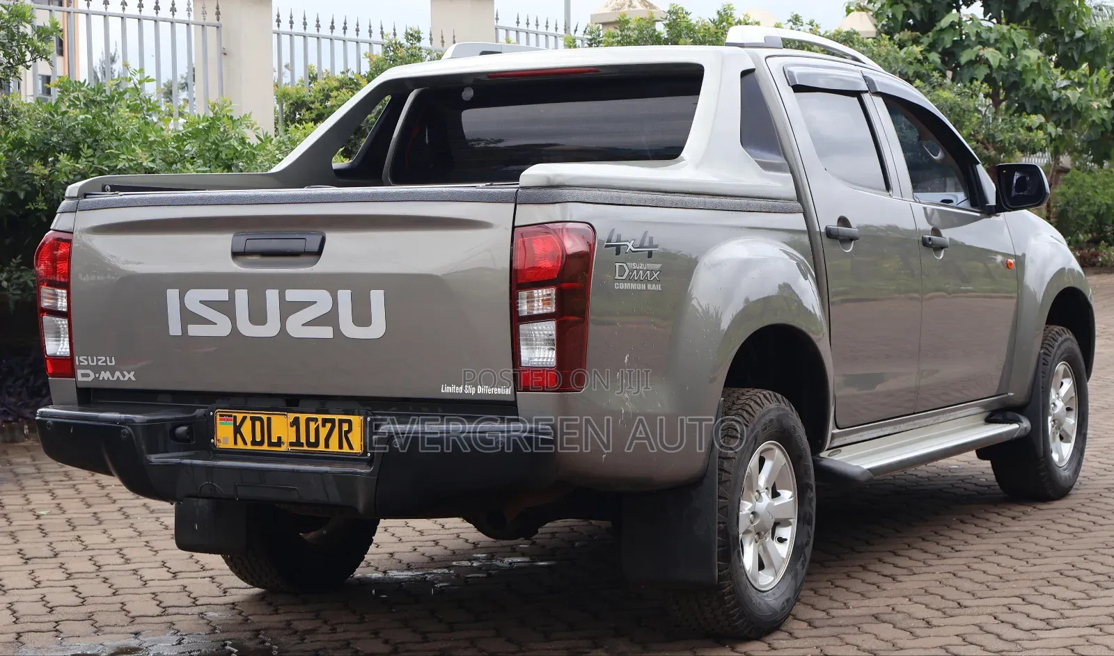 Isuzu D-MAX 2022 Gray