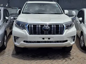 Toyota Land Cruiser Prado 2.7 2019 Pearl