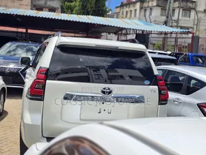 Toyota Land Cruiser Prado 2.7 2019 Pearl