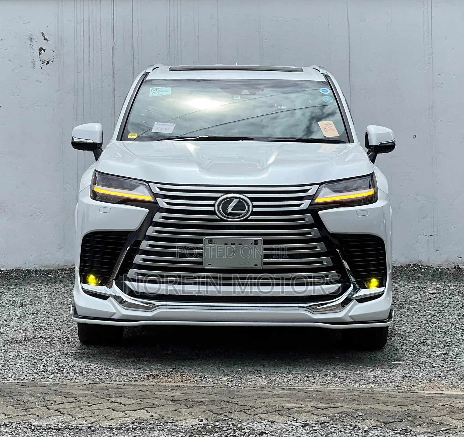 Lexus LX LX 600 2023 White