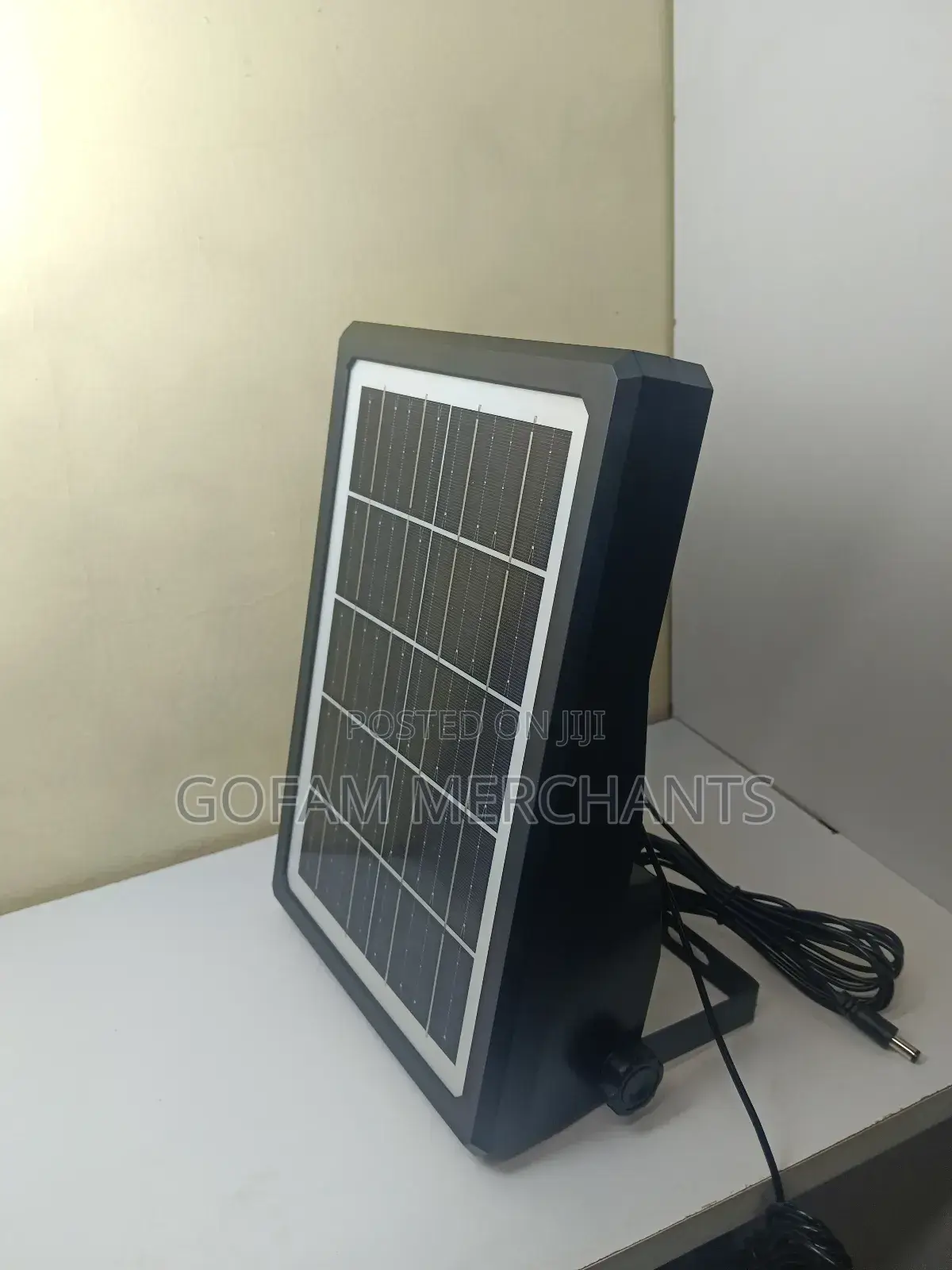 Portable Solar Light With Bluetooth and Capacity to Add 2 More Lights