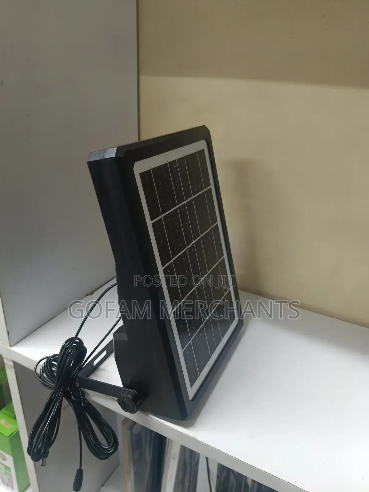 Portable Solar Light With Bluetooth and Capacity to Add 2 More Lights