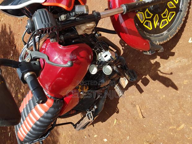 Bajaj Boxer 150 UG 2022 Red