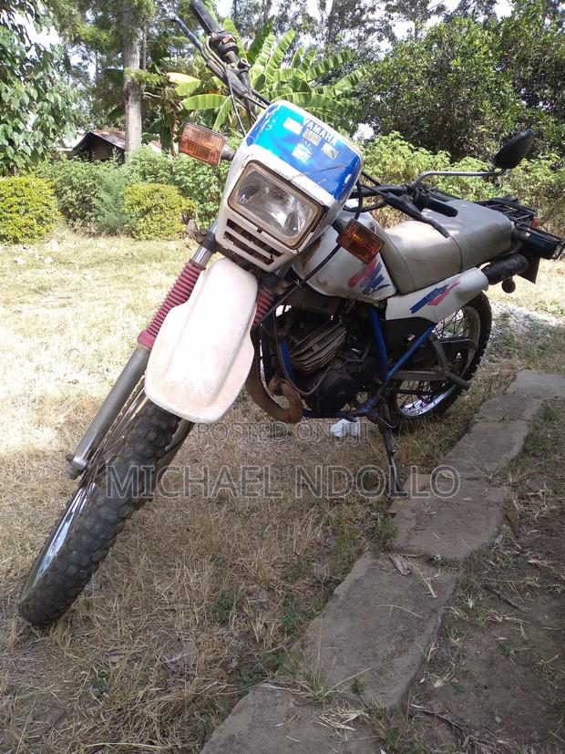 Yamaha DT125 1993 White - main view
