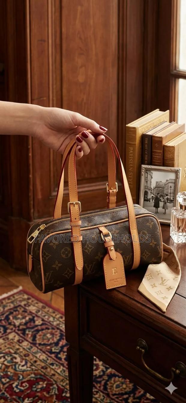Elegant Ladies Handbags – Classy Timeless