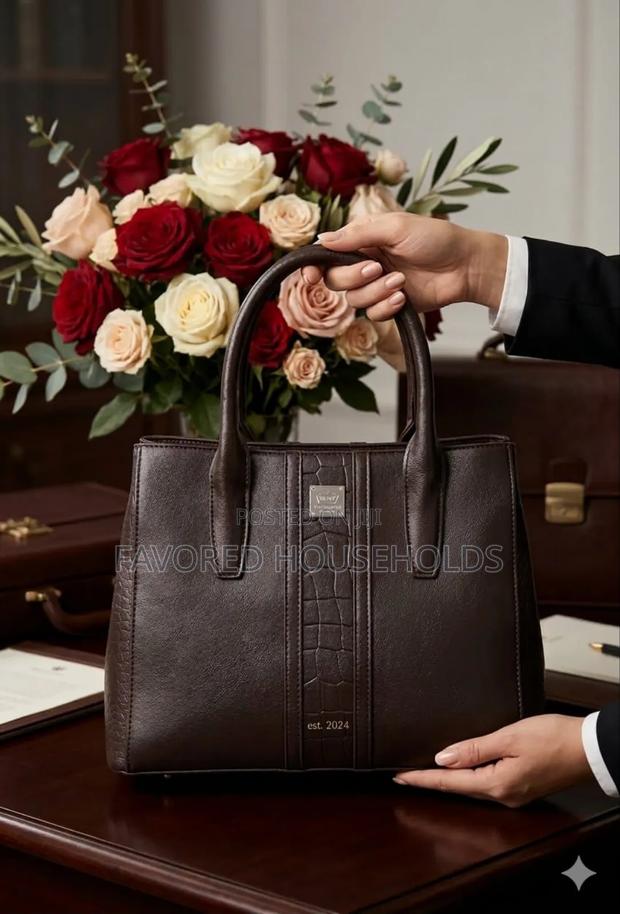 Modern Handbags for Trendy Women