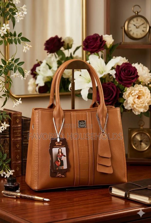 Modern Handbags for Trendy Women - thumbnail 2
