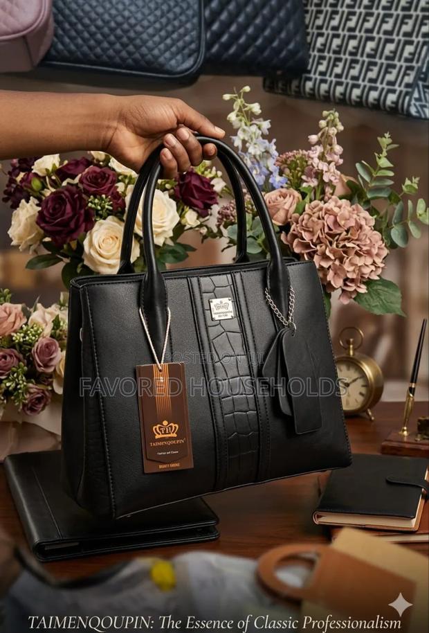 Modern Handbags for Trendy Women - thumbnail 4