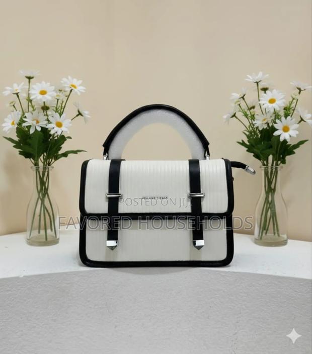 Gift Ideas – Beautiful Handbags for Her - main view