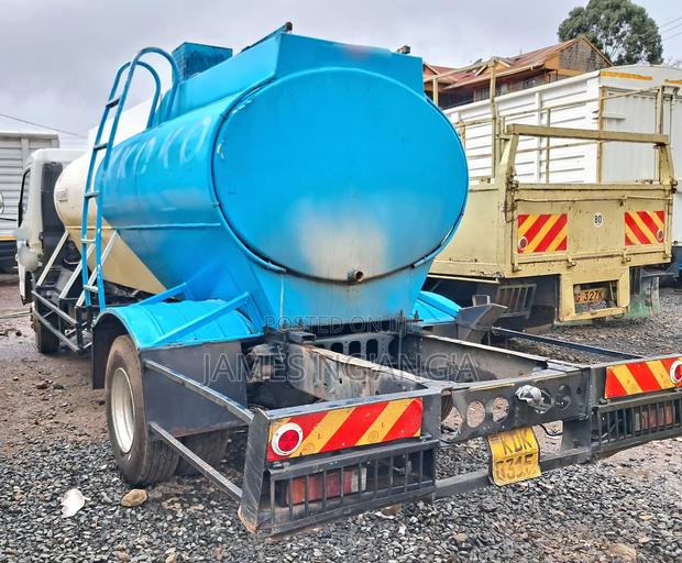 Mitsubishi Canter Bowser 7000ltrs - thumbnail 6