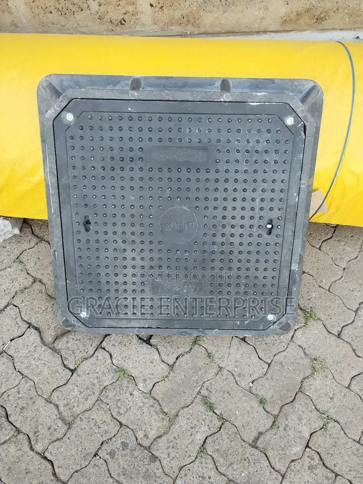 Heavy Duty Lockable Reinforced Manhole Cover