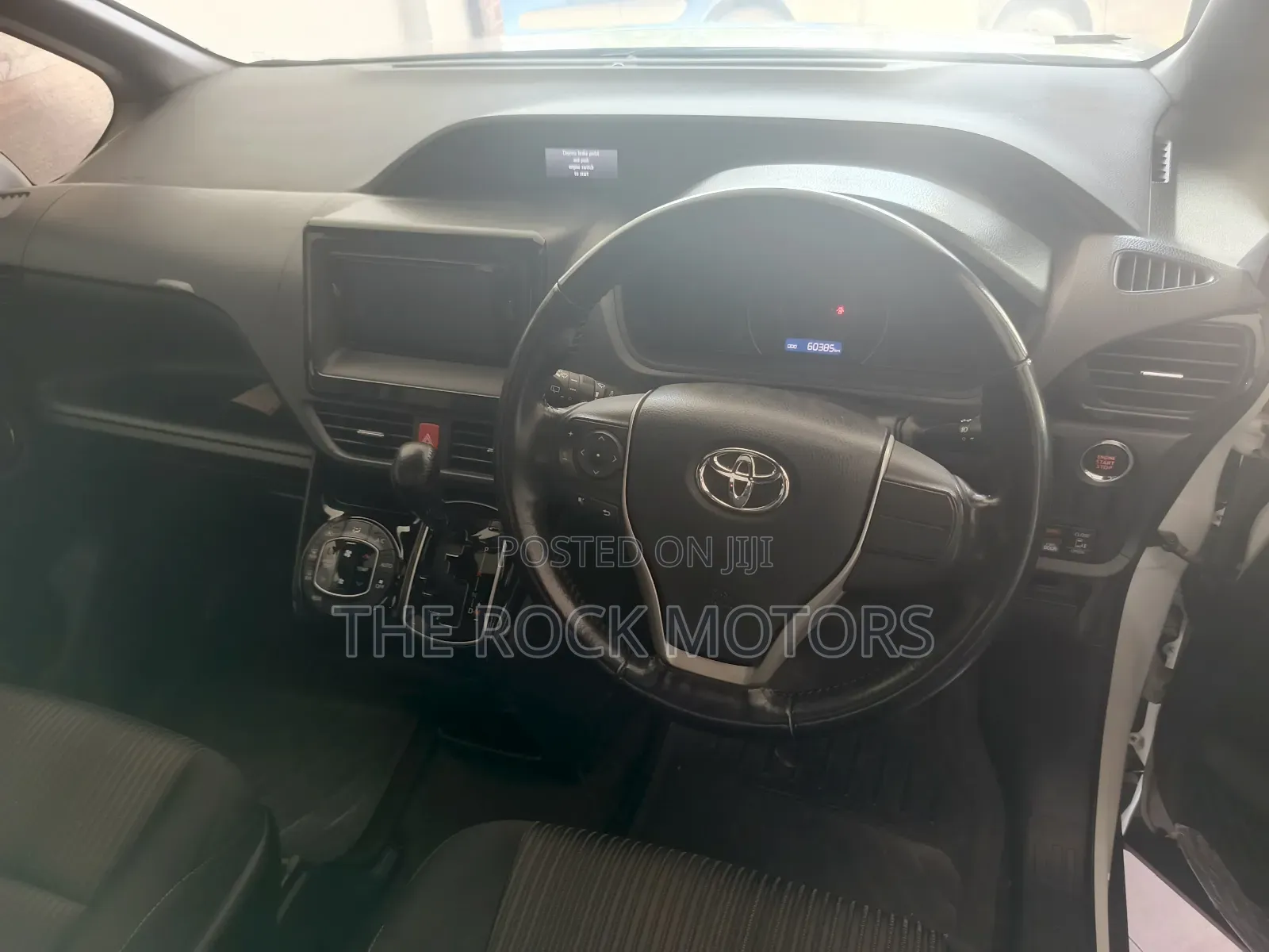 Toyota Noah 2018 White
