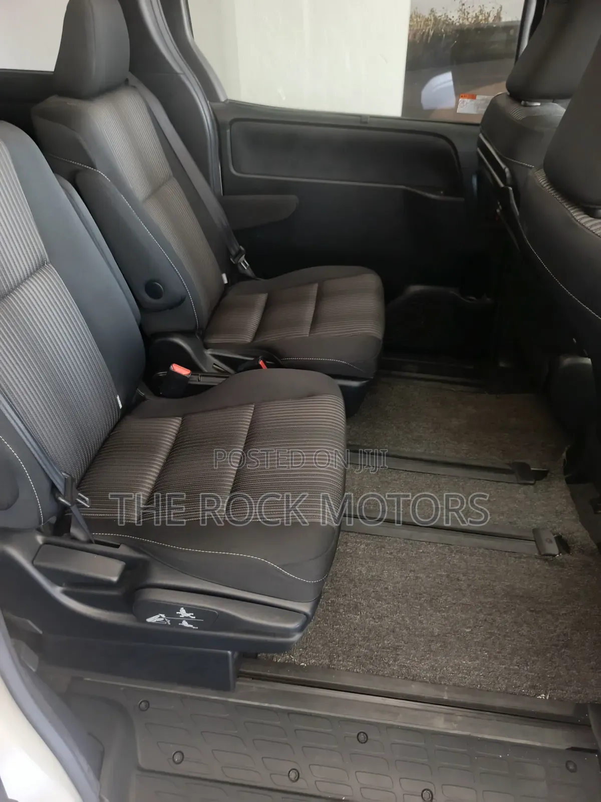 Toyota Noah 2018 White