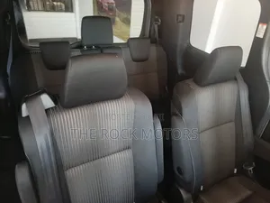 Toyota Noah 2018 White