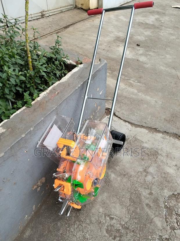 Hand Push Manual Seed Planter - main view