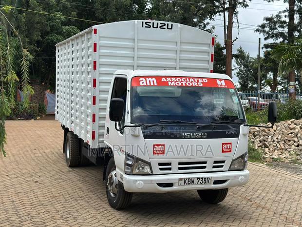Isuzu NPR 2012