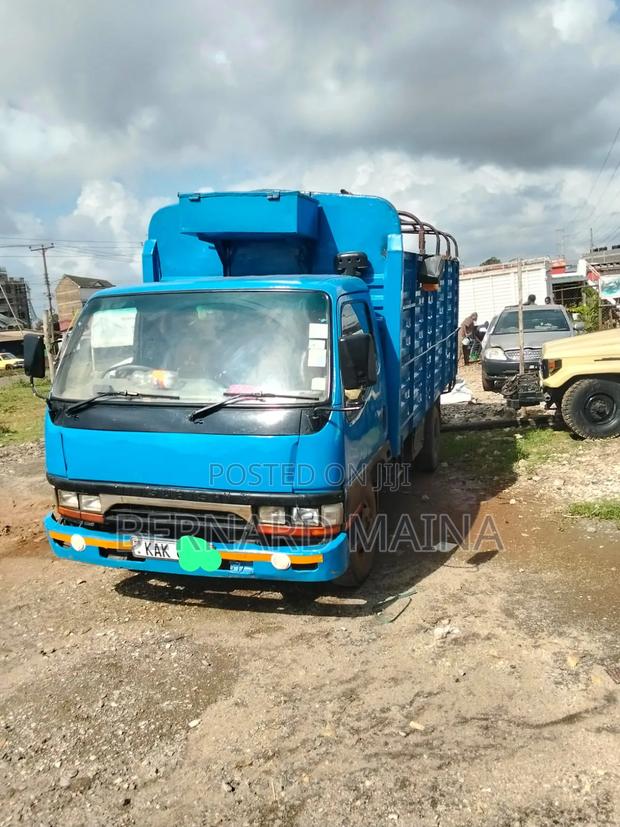 Mitsubishi Canter - main view