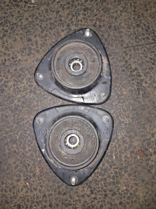 Subaru Legacy 2005 Front Shock Mountain