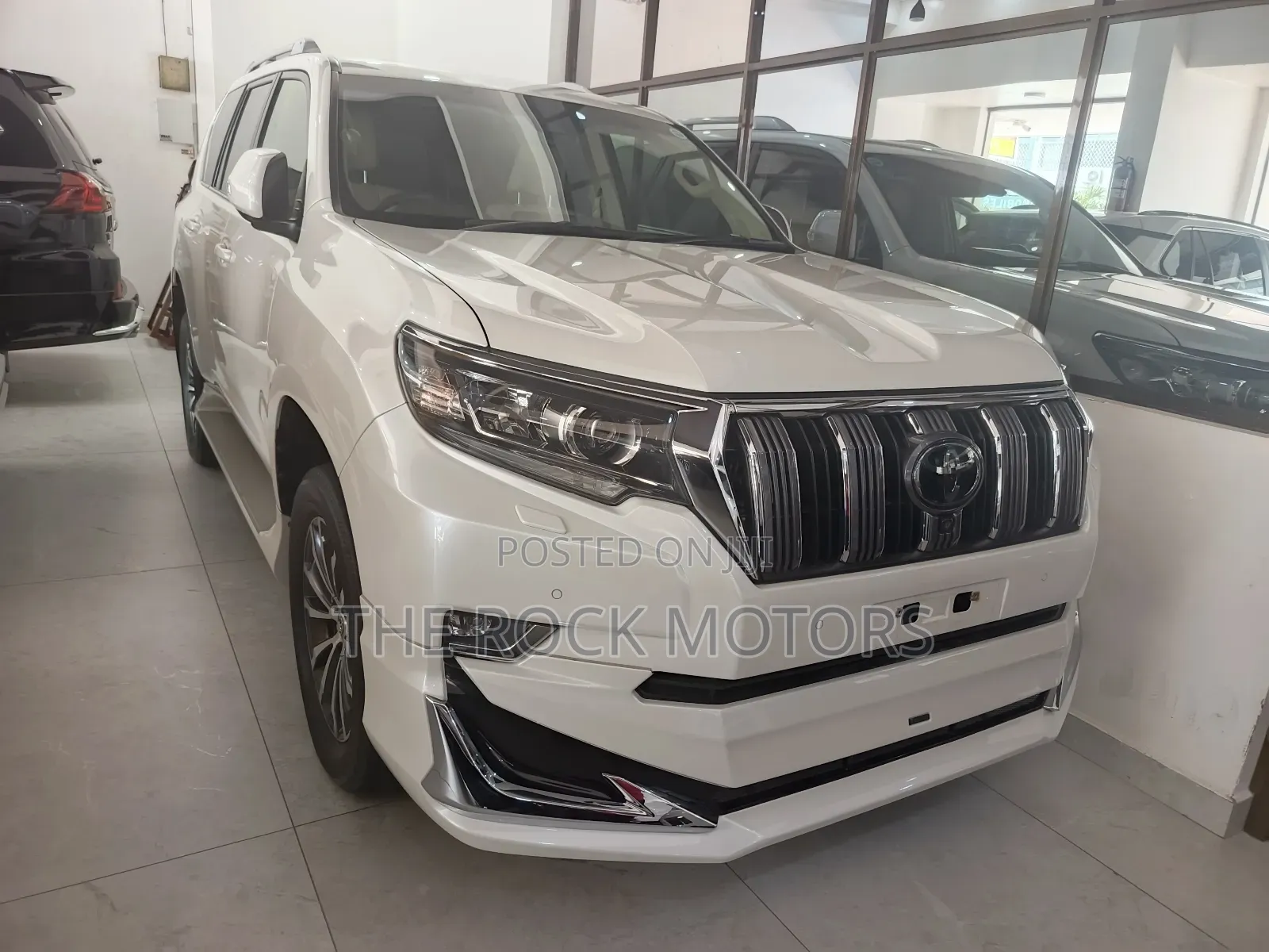 Toyota Land Cruiser Prado 2019 White