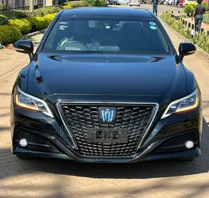 Toyota Crown 2018 Black