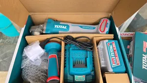 Total Tools 20v Cordless Angle Grinder (Model Tagli261521).