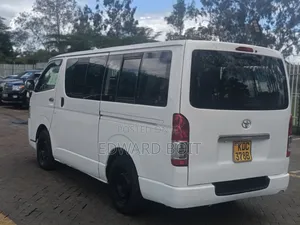Toyota HiAce 2014 White