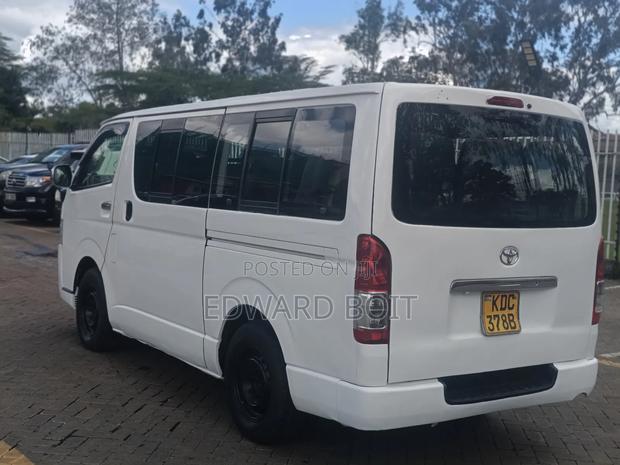 Toyota HiAce 2014 White - thumbnail 5