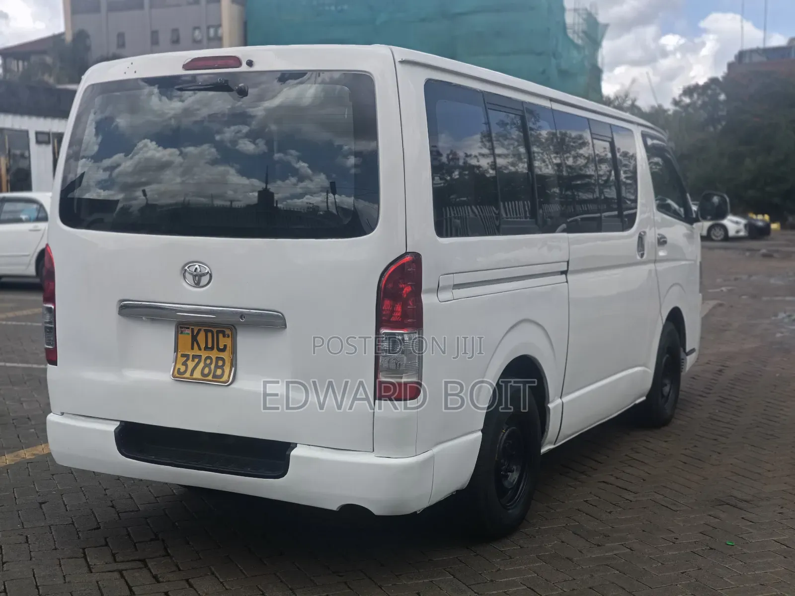 Toyota HiAce 2014 White