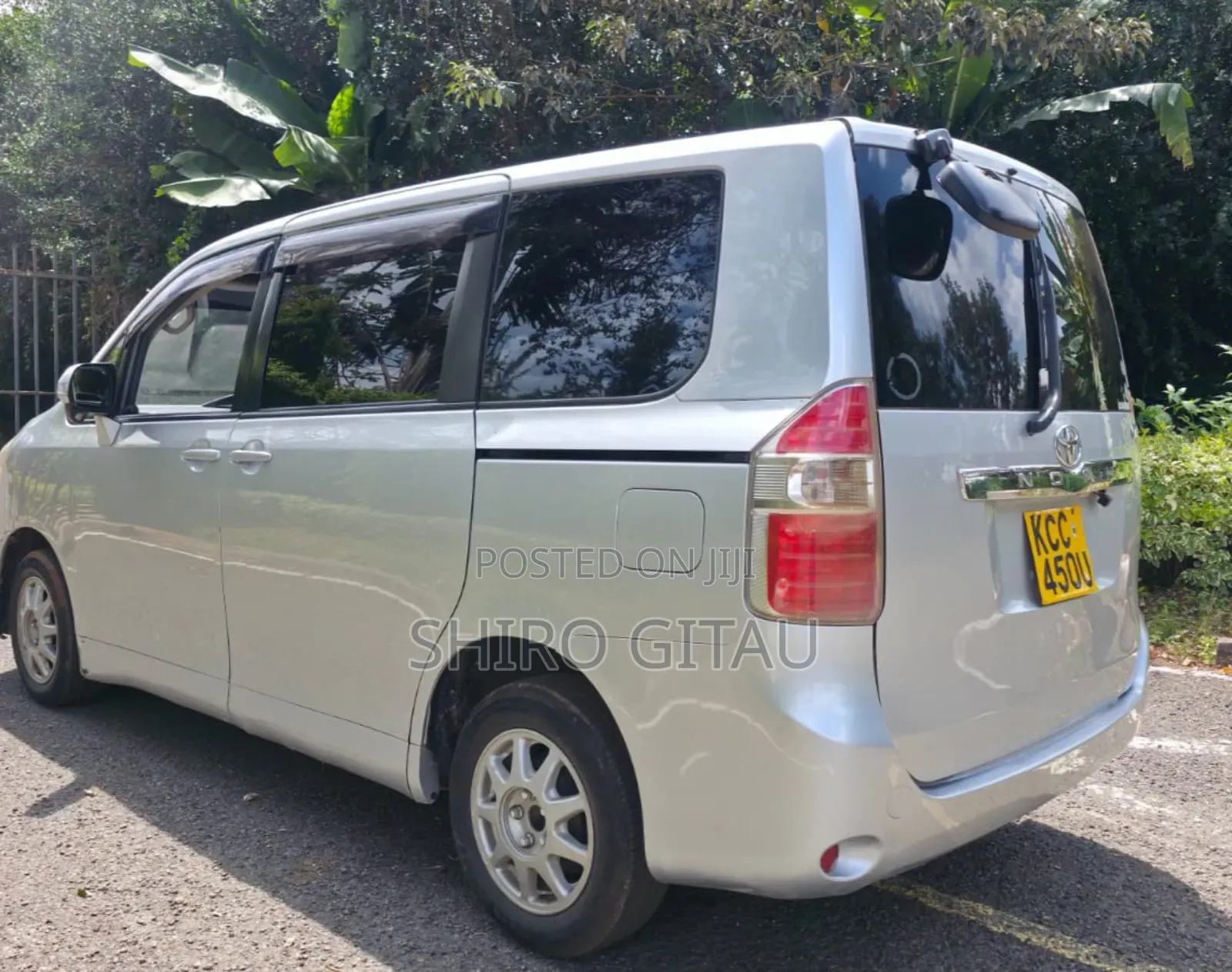 Toyota Noah 2008 Silver