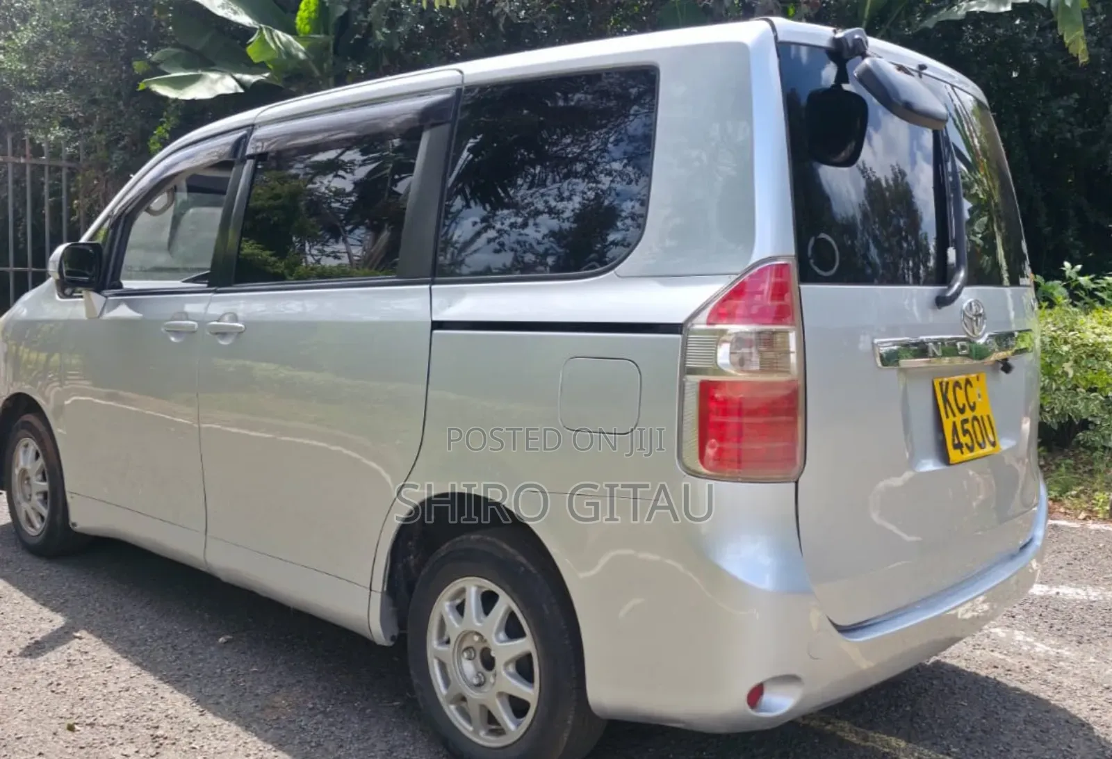 Toyota Noah 2008 Silver