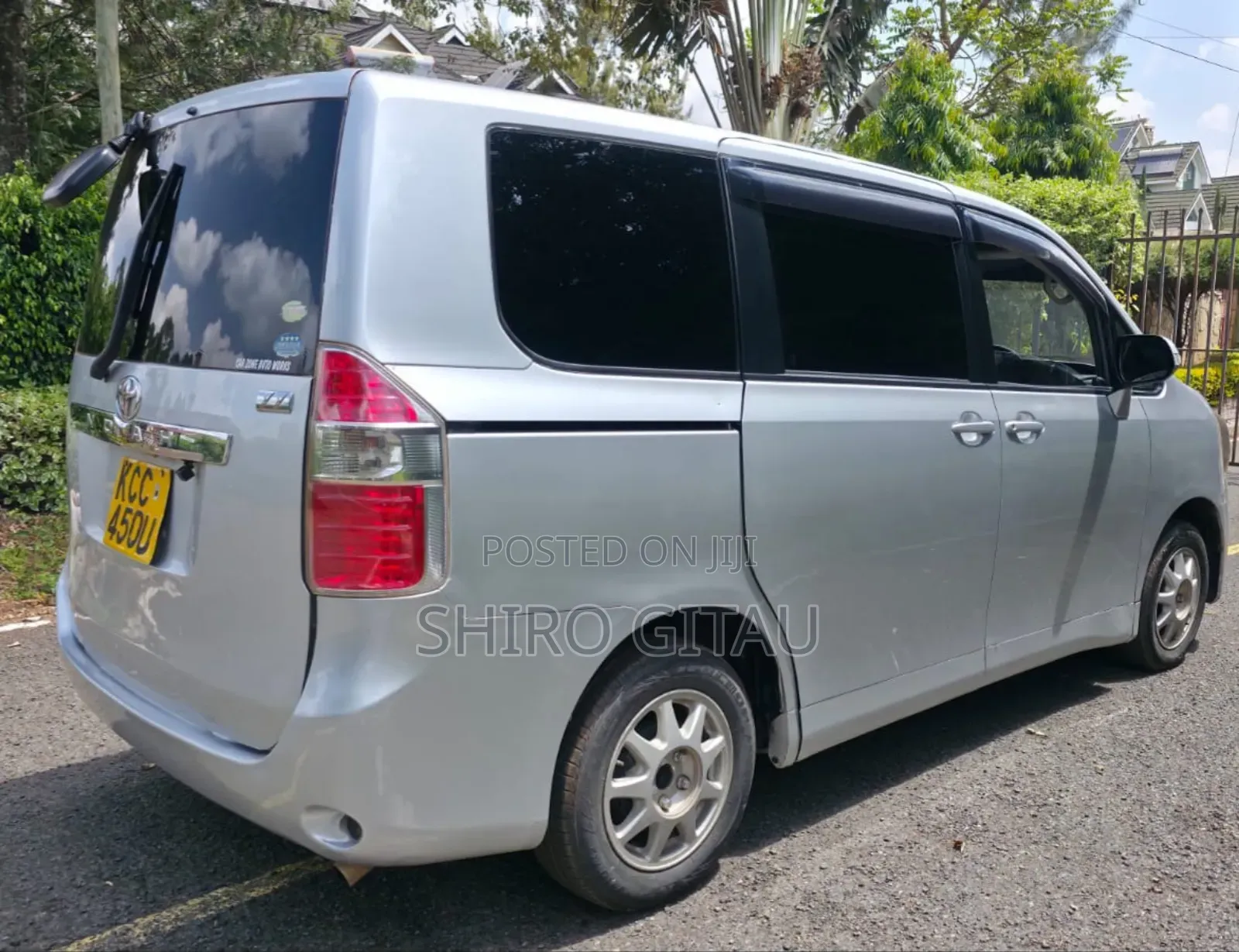 Toyota Noah 2008 Silver