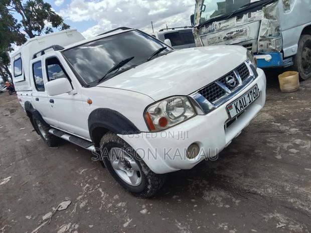 Nissan Hardbody 2005 White