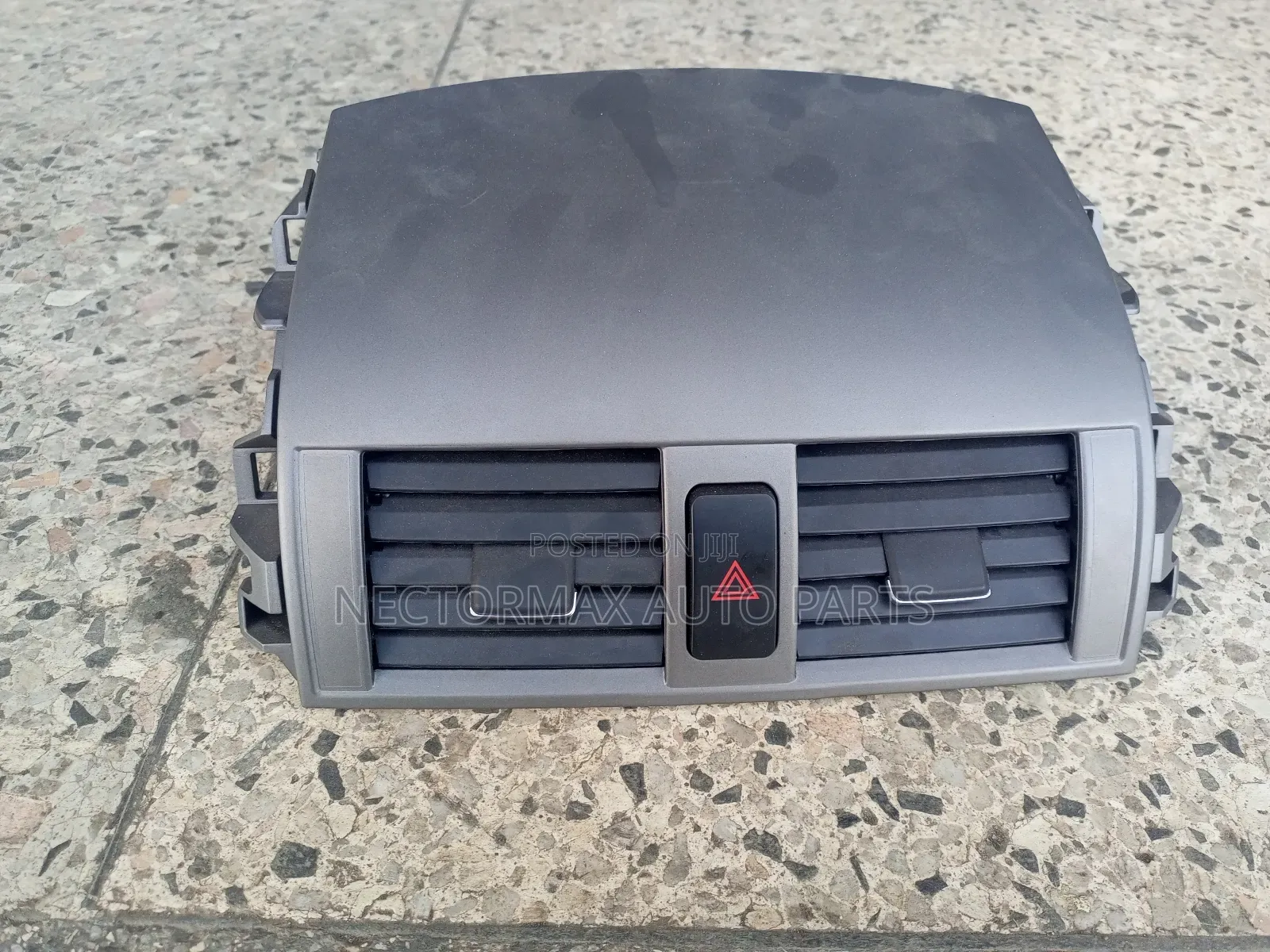 Axio/Fielder 141 Hazard Console/Dashvent