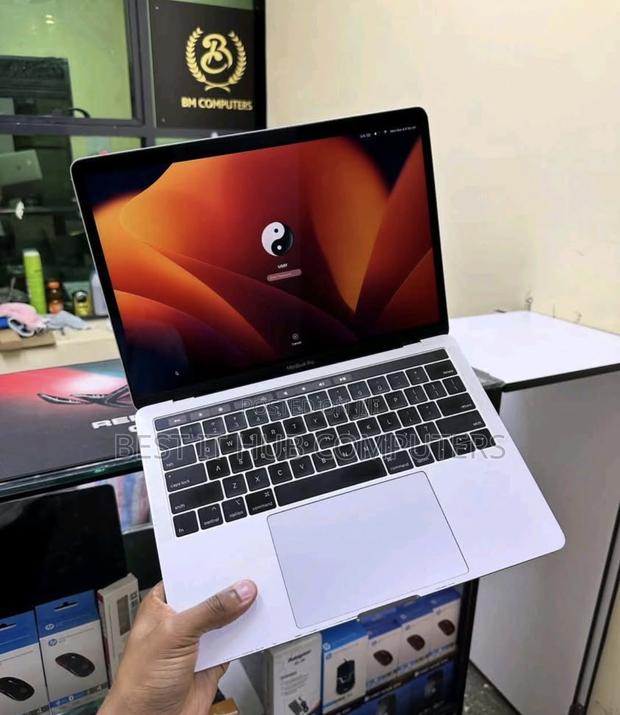 Laptop Apple MacBook Pro 2019 16GB Intel Core i7 SSD 1T