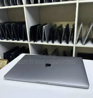 Laptop Apple MacBook Pro 2016 16GB Intel Core i7 SSD 512GB