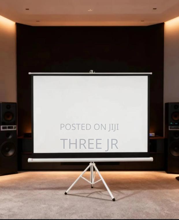 Freestanding Portable Projector Screen 72x72inch on Offer - thumbnail 2