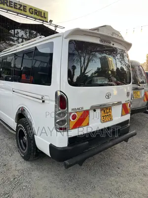 Hiace For Hire 14 Seater