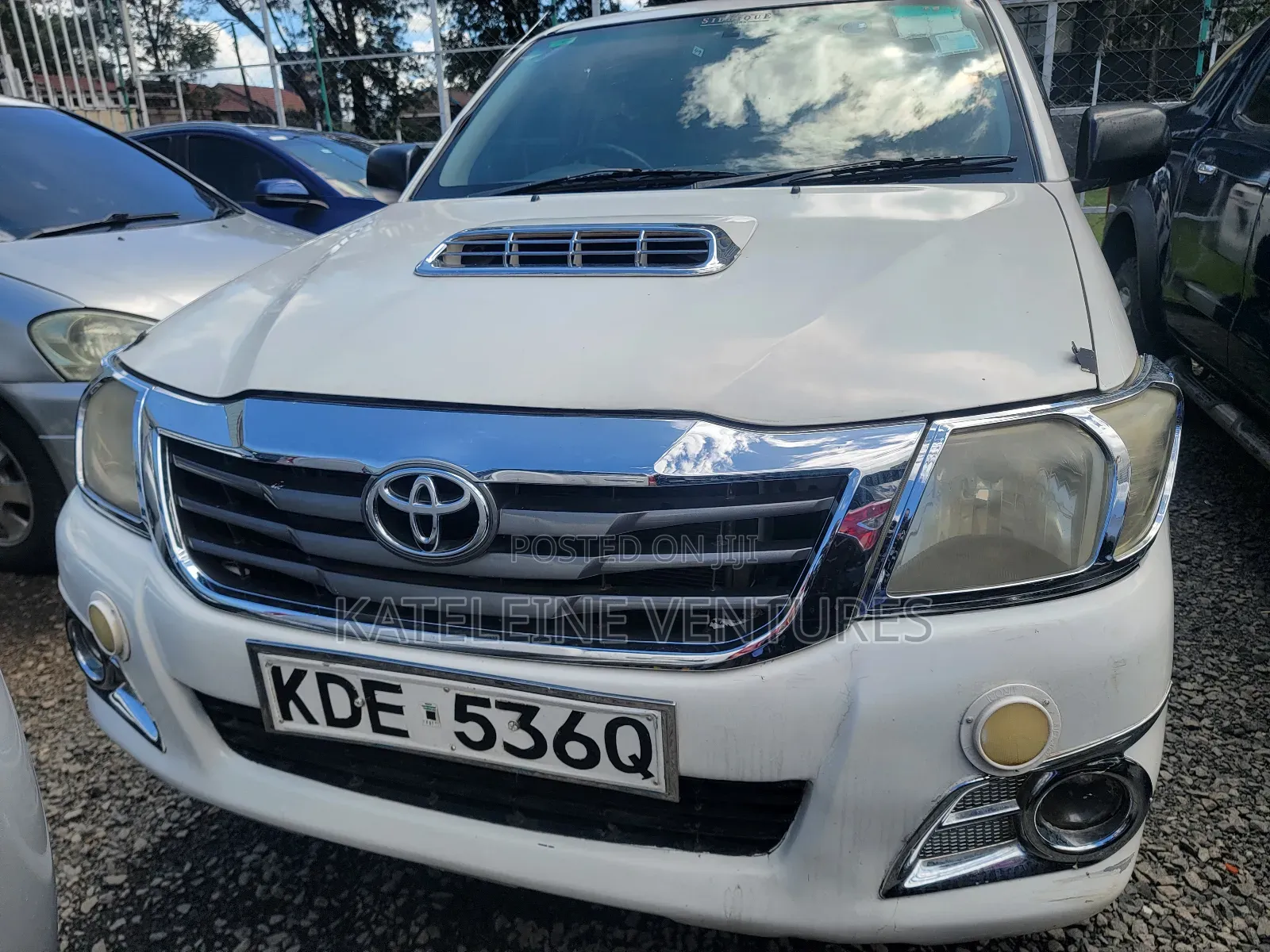 Toyota Hilux 2014 White