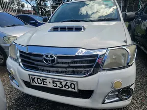 Toyota Hilux 2014 White