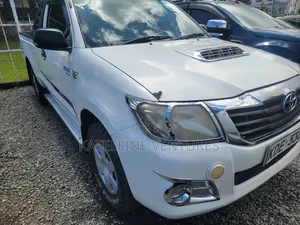 Toyota Hilux 2014 White