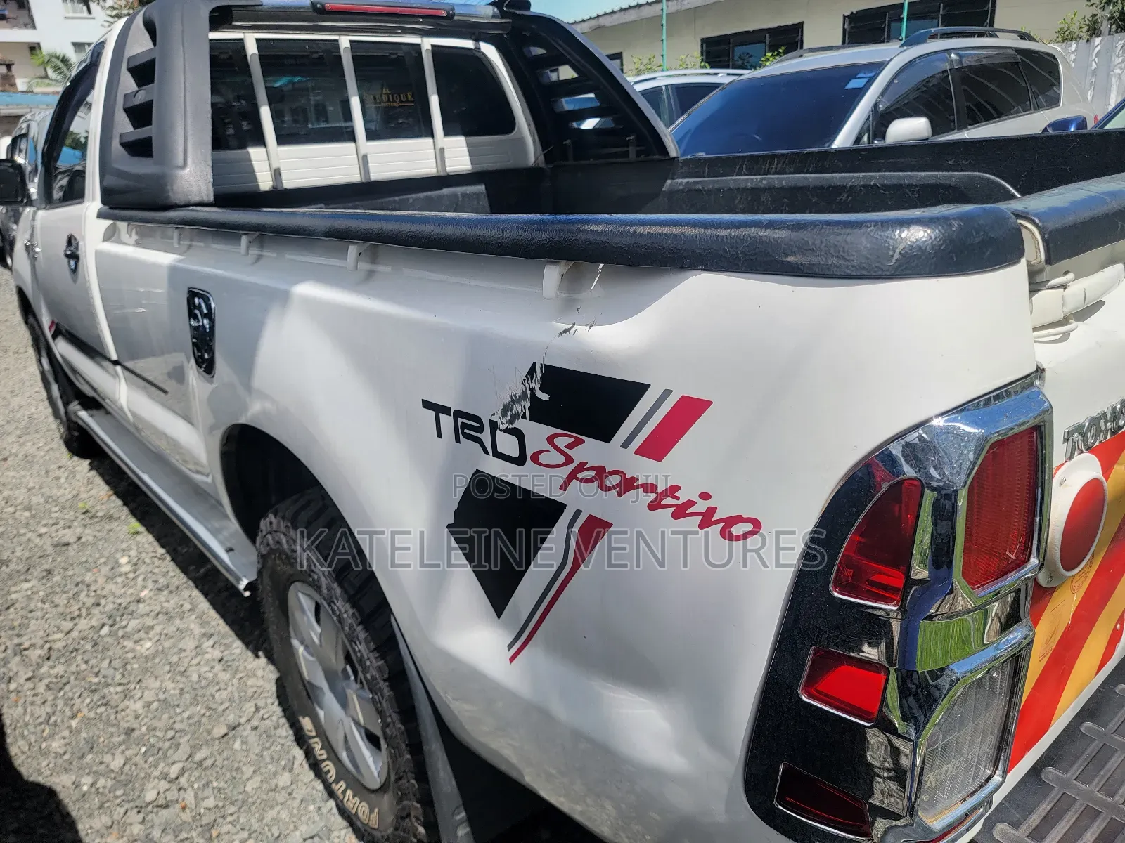 Toyota Hilux 2014 White