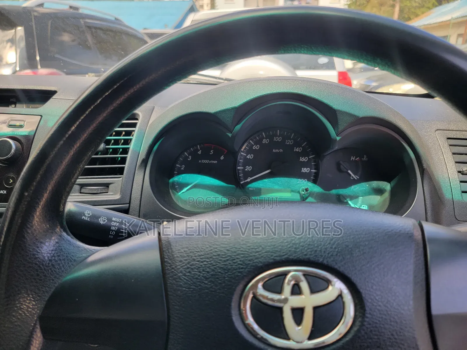 Toyota Hilux 2014 White