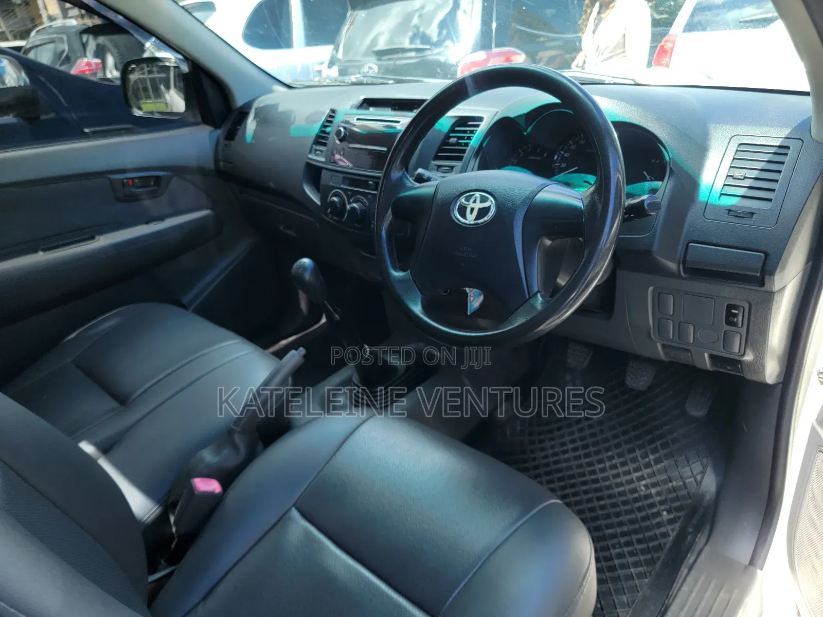 Toyota Hilux 2014 White