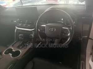 Toyota Land Cruiser Prado 2021 White
