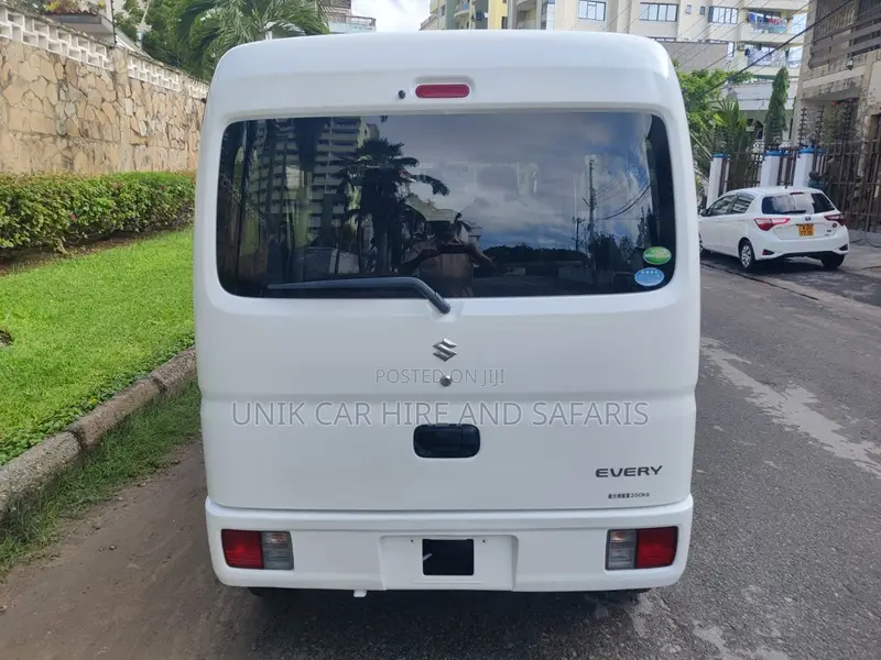 Suzuki Every Wagon 2019 White